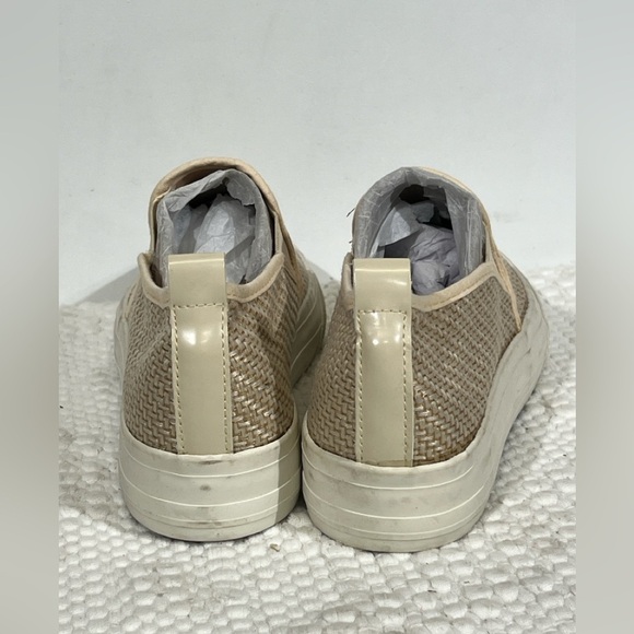 🛍️ Cream/tan RESTRICTED slip on shoes size 8.‎ - Picture 5 of 9